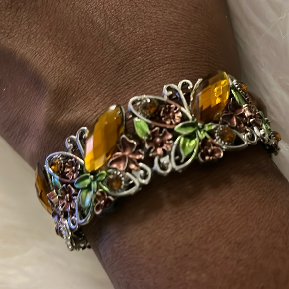 Lovely Colorful Butterfly Open Bracelet - Picture 10 of 16